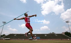 开云官方|阿什拉夫传中引发手球争议 裁判未判罚令欧冠赛场波澜再起