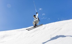 开云直播中心_乔雷尔·哈托足总杯双响建功，切尔西新帅罗森尼奥执教首秀告捷