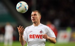 开云体育运营团队|都灵体育报，尤文图斯接获多夫比克推荐，与弗拉霍维奇共存前景成焦点