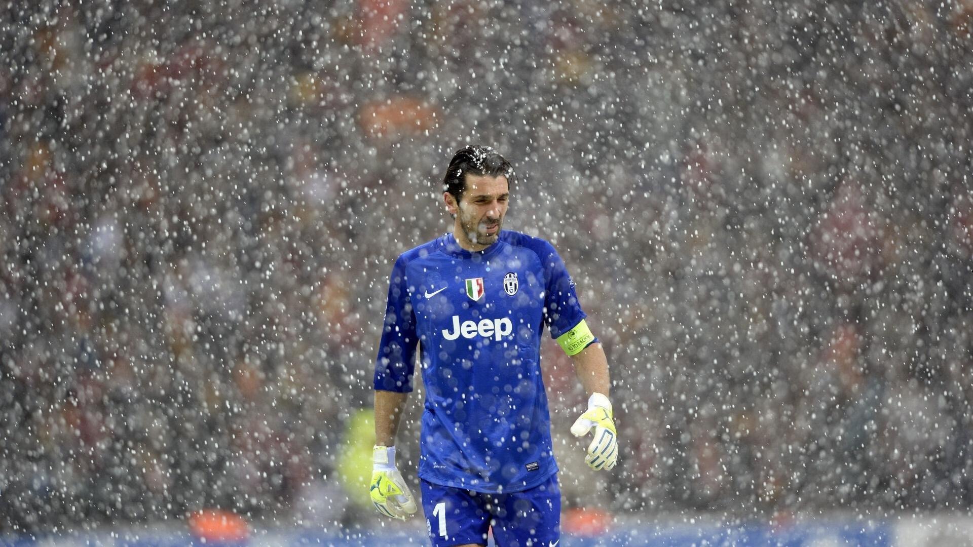 飞踹裁判事件震惊足坛,20岁川超球员被处行政拘留最高十日